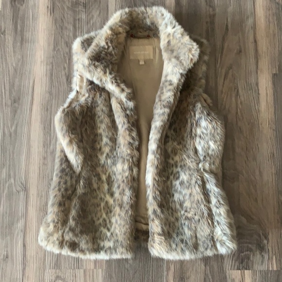 Banana Republic faux fur vest - Picture 1 of 3